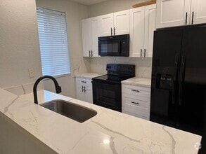 Building Photo - 6054 SW 19th Ct