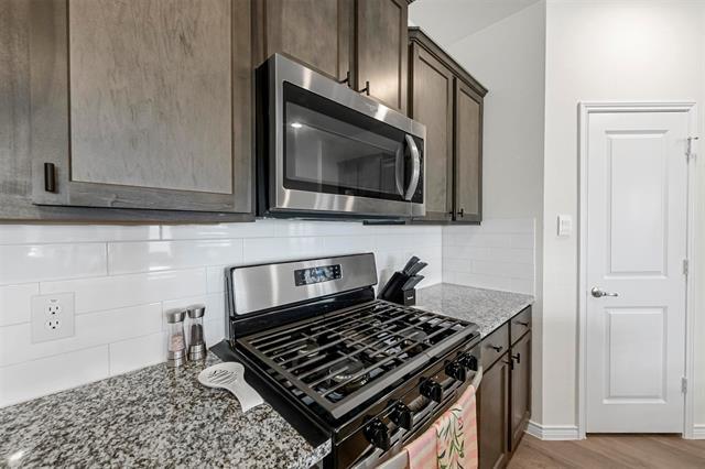 Building Photo - 1605 Grand Villa St