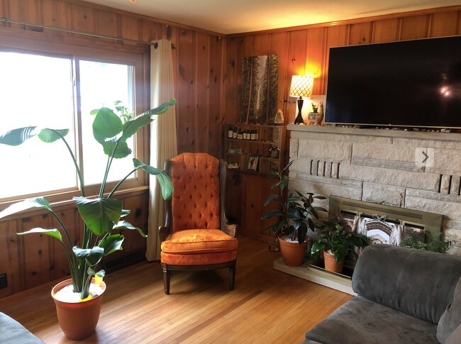 Foto del edificio - 410 N Hillsdale Dr