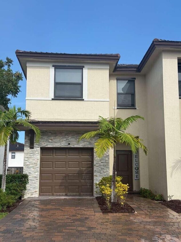 Foto principal - 25253 SW 107th Ct