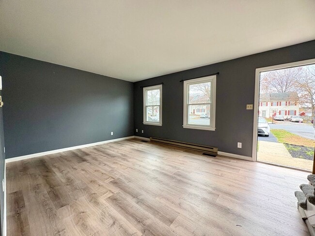 Building Photo - 3 Bedroom 1.5 Bathroom in Elizabethtown!