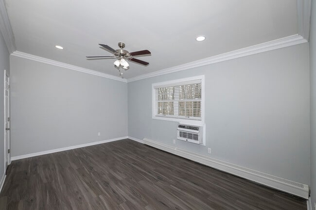 Building Photo - Fairfield Pines East