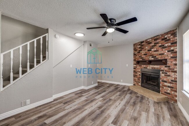 Photo - 242 Alexandria St House