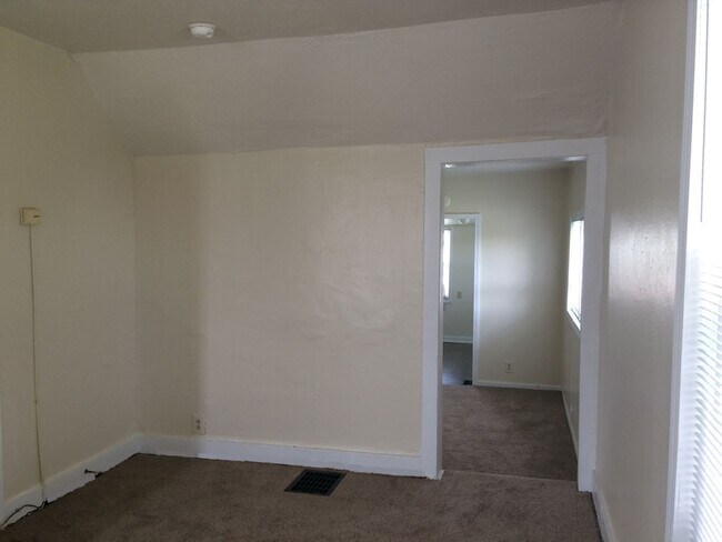 Foto del edificio - 2038 Monon Ave