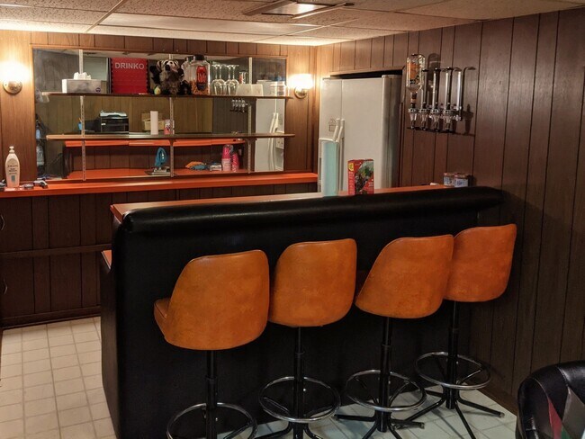 Foto del edificio - 4521 Jade Ln