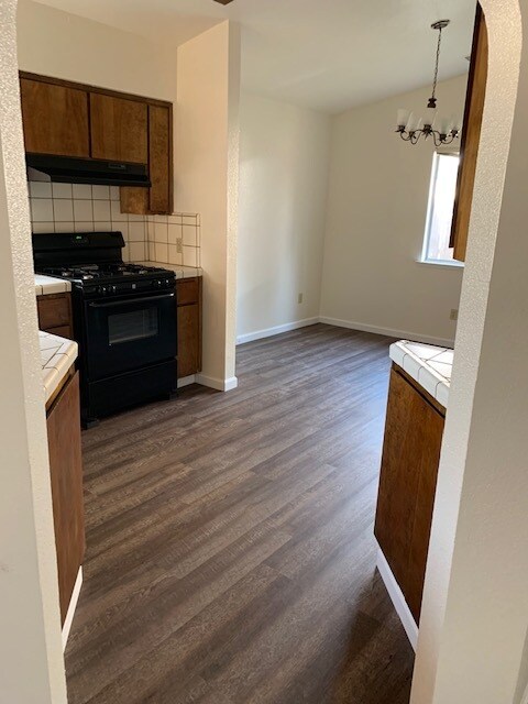 Open kitchen - 1767 E Independence Ave