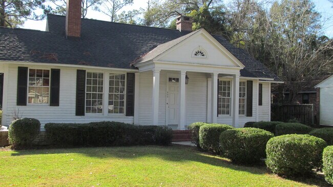 Building Photo - Great home near VSU!