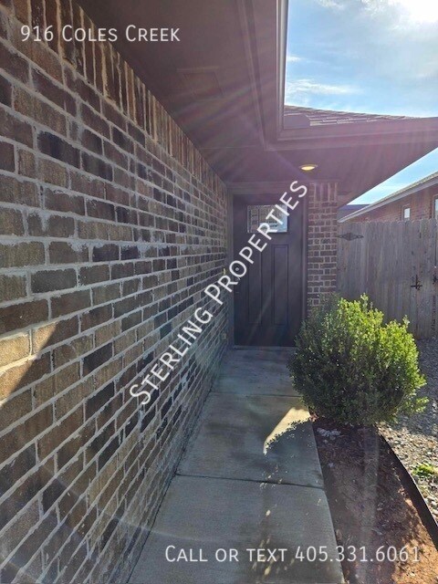 Building Photo - 916 Coles Creek