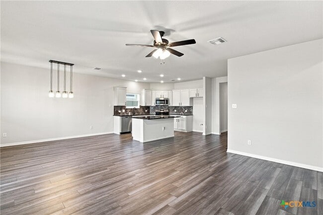 Building Photo - 2827 Fox River Dr