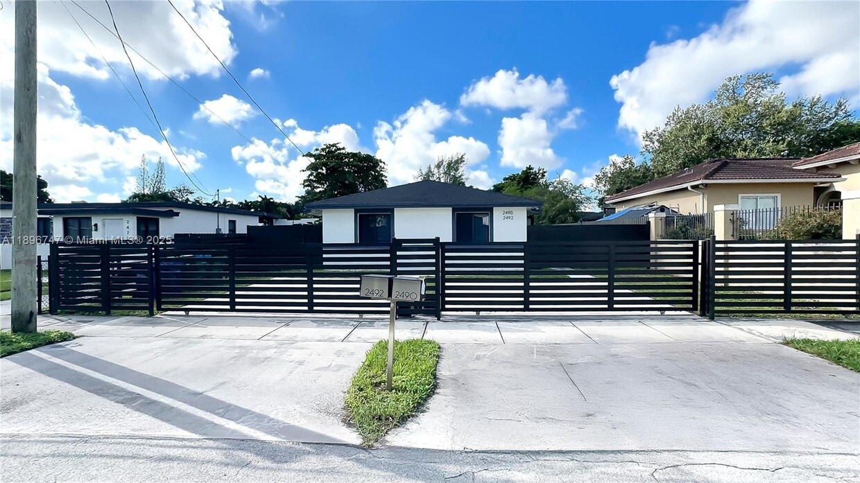 Primary Photo - 2492 NW 44th St