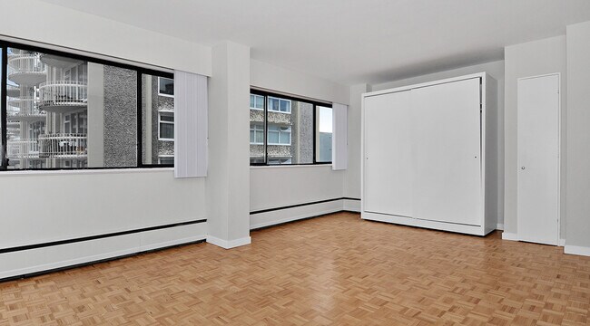 Photo du bâtiment - Pacific Beach Apartments
