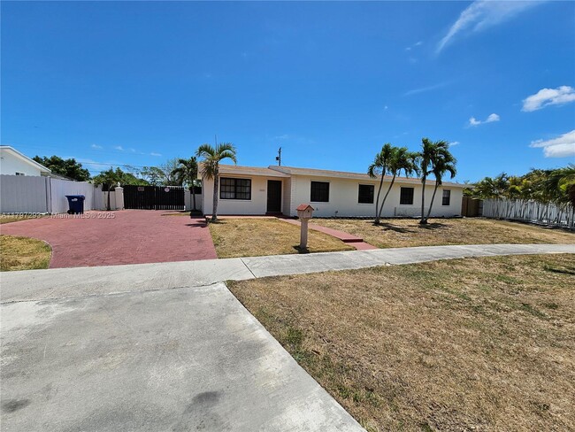 Foto del edificio - 16321 SW 96th Ave