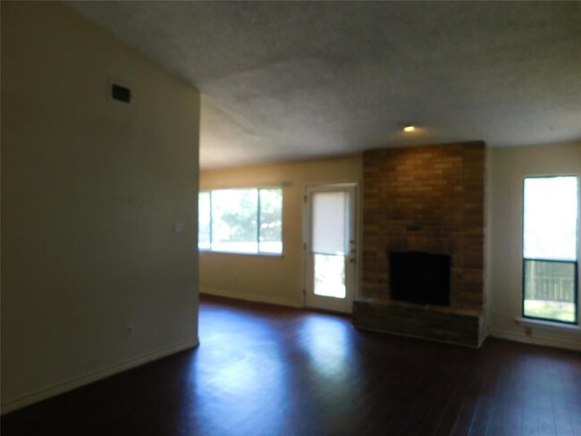 Foto del edificio - 9015 Sawtooth Ln