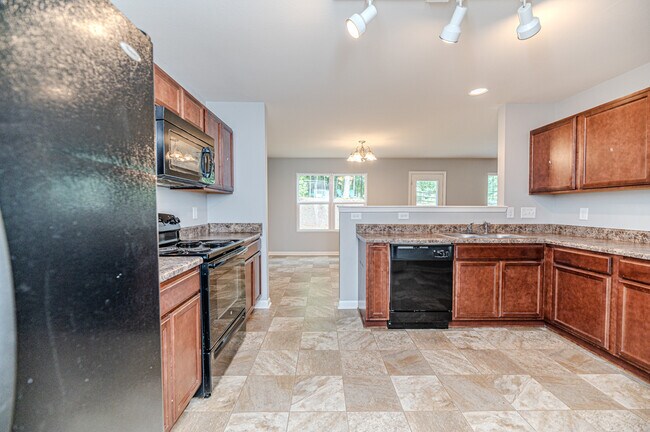 Building Photo - 2441 Westgate Dr