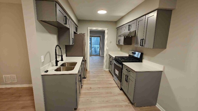 Primary Photo - 7368 143rd St Ct W