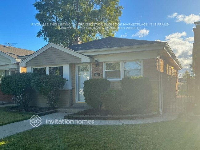 Building Photo - 4535 Cracow Ave