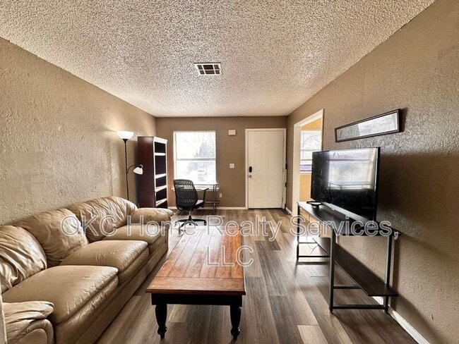 Photo - 109 SE 42nd St Apartment