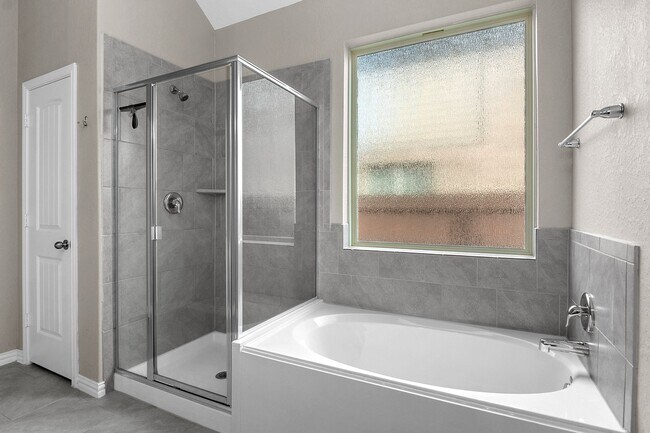 Photo - 10423 Monica's Crk House