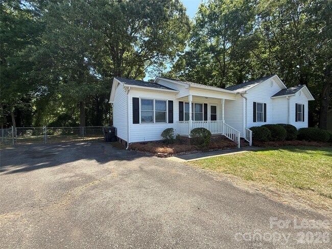 Foto del edificio - 336 Valley Glen Ct NW