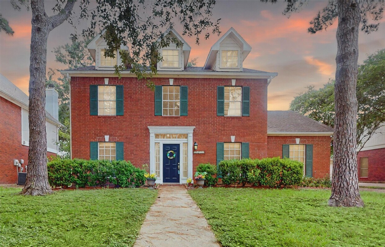 Foto principal - 14919 Forest Trails Dr