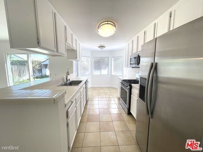 Building Photo - 3 br, 3 bath House - 3100 E Sierra Madre Blvd