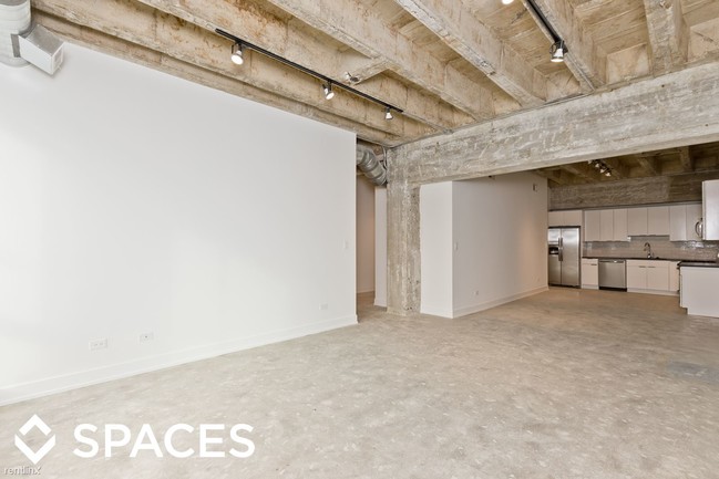 Foto del edificio - 2 br, 2 bath  - 4601 N Paulina St UNT408