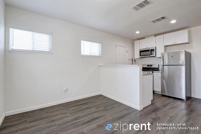 Building Photo - 800 Nogales St