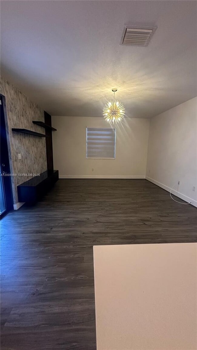 Foto del edificio - 3423 W 110th St