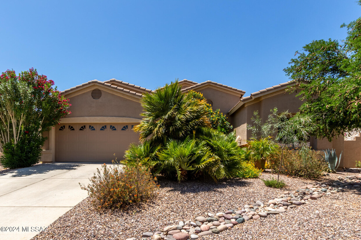 Primary Photo - 60998 E Eagle Heights Dr