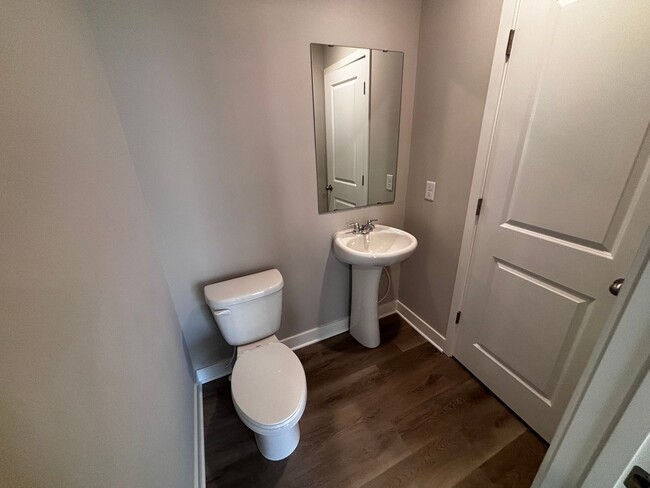 Building Photo - Gorgeous Brand NEW Woodbury Townhome