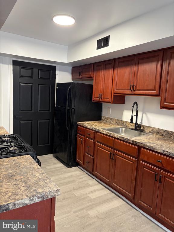 Foto del edificio - 14 Lyric Ct