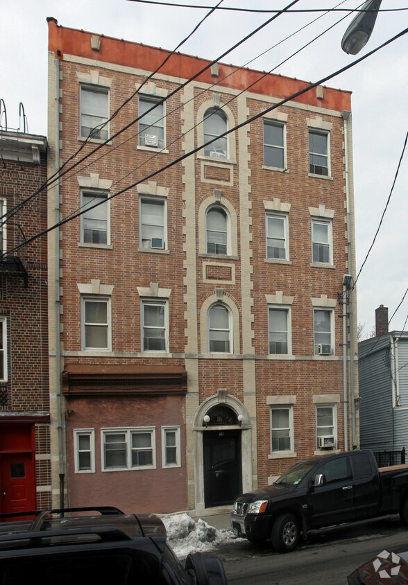Foto principal - 18 N Bond St