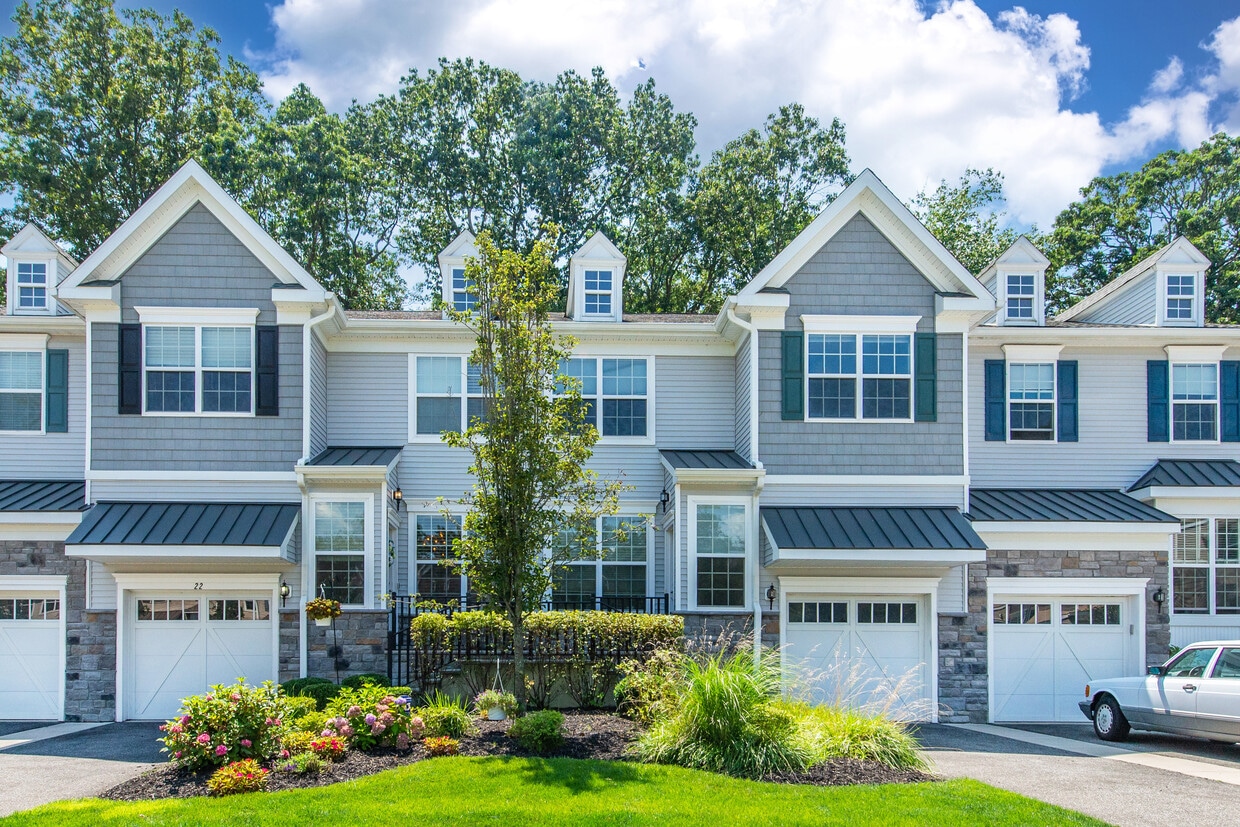 22 Pineview Dr, Waldwick, NJ 07463 Townhome Rentals in Waldwick NJ