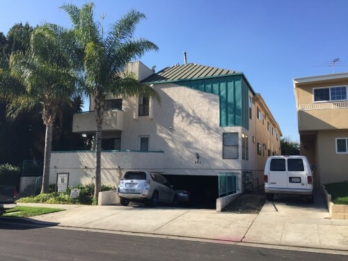 Primary Photo - 647 N Hayworth Ave