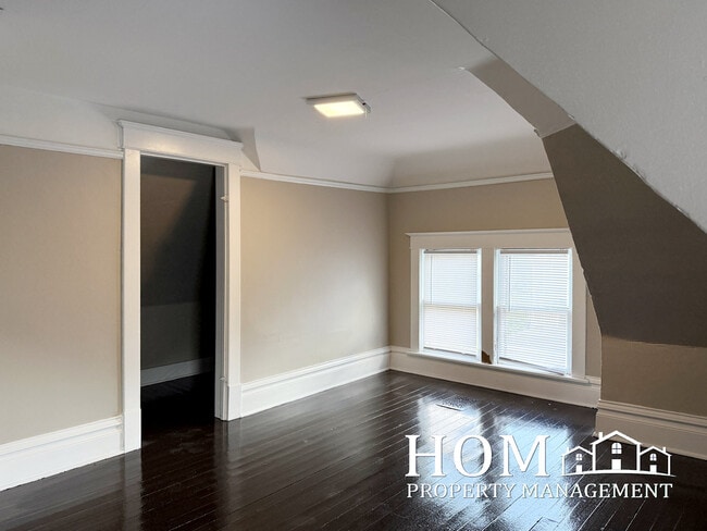 Building Photo - 110 Bradley St