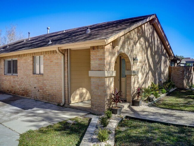Building Photo - 15531 Pleasant Valley Rd