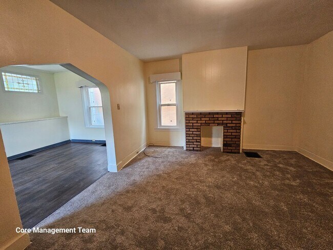 Building Photo - 3 bedroom House for rent in Knoxville!