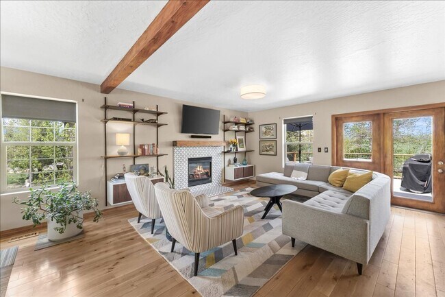 Foto del edificio - Great Trailside Family Home