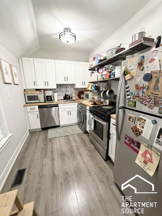 Foto del edificio - 958 W 19th St