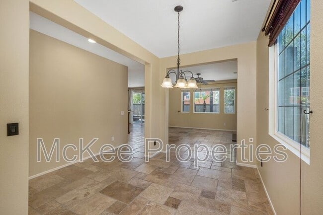 Building Photo - 1418 Yellowstone Ave