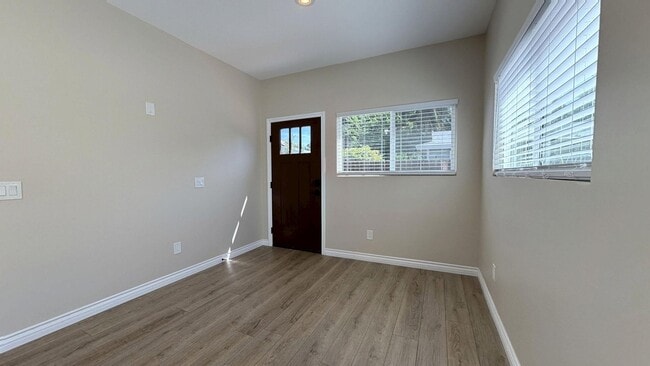 Photo - 1018 College Ave House