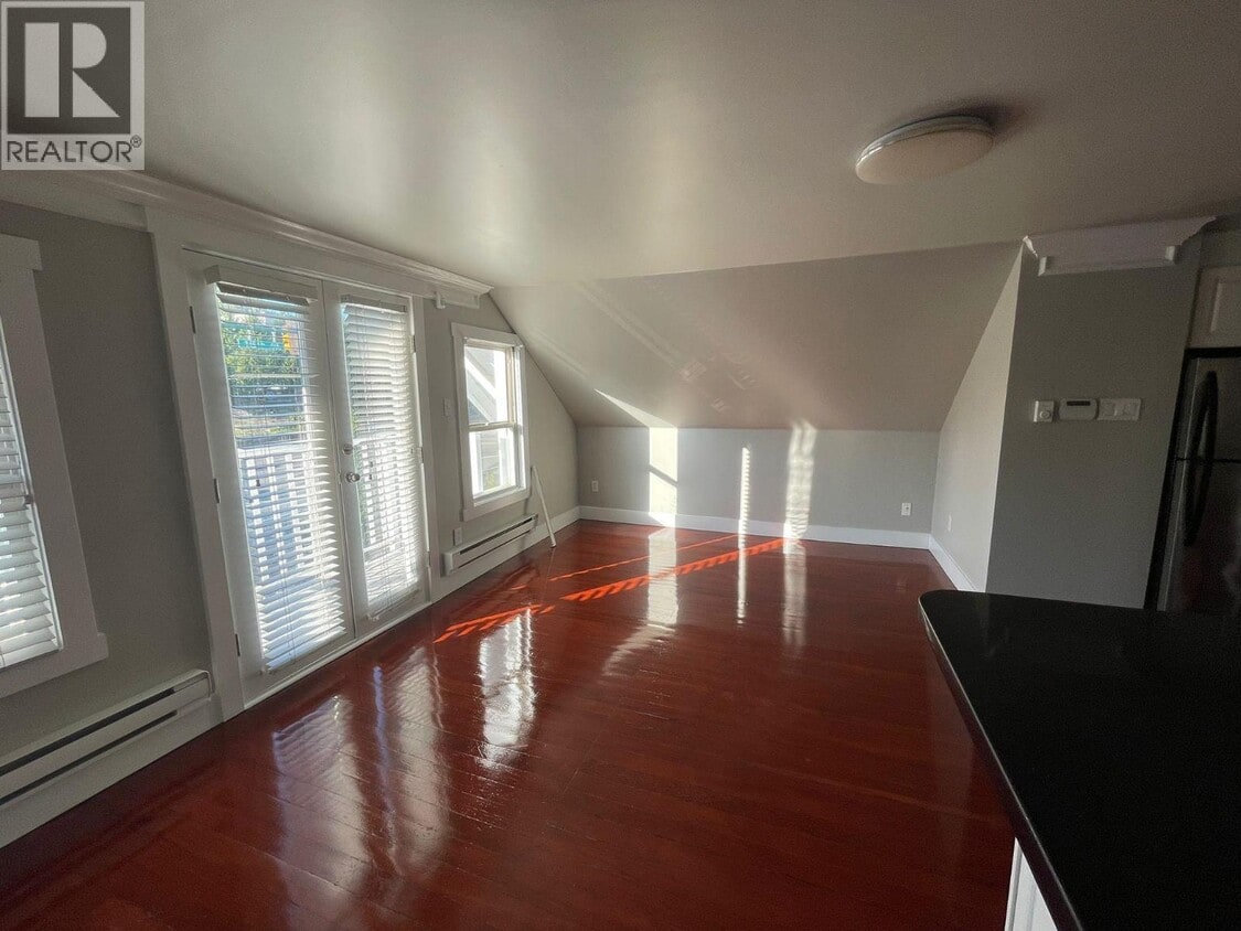 Photo principale - 7505 Kingsway