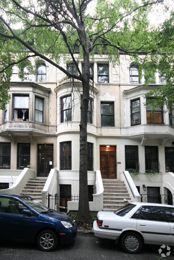 Building Photo - 264 W 91st St