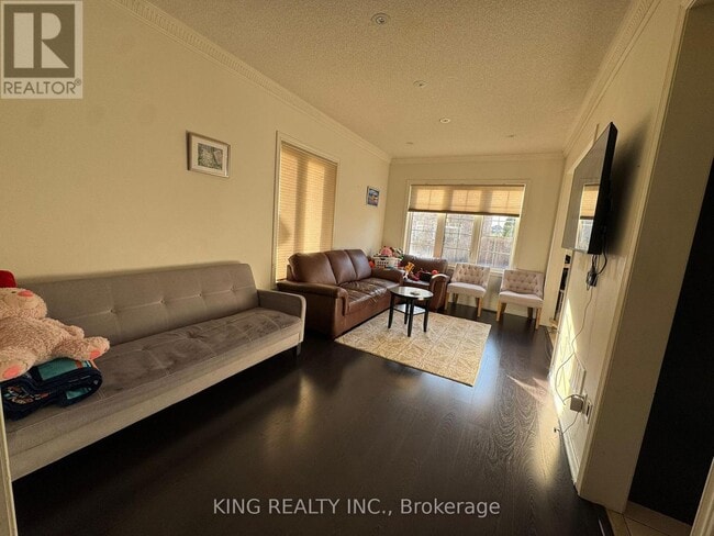 Building Photo - 18 Eastlake Rd