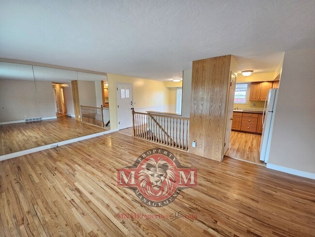 Photo - 5 Bd 3 Bath Home Cottonwood Heights