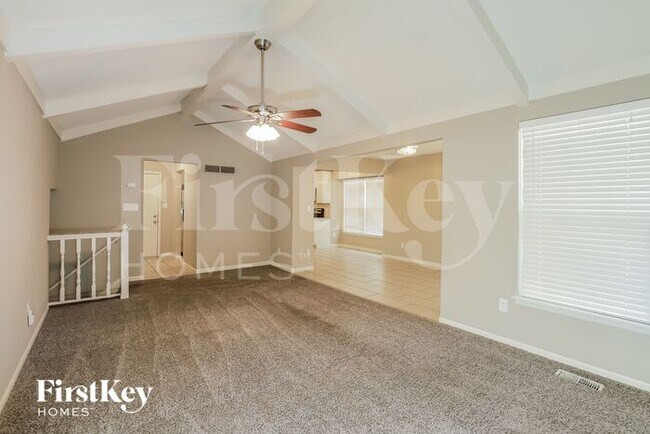 Foto del edificio - 16309 W 126th St