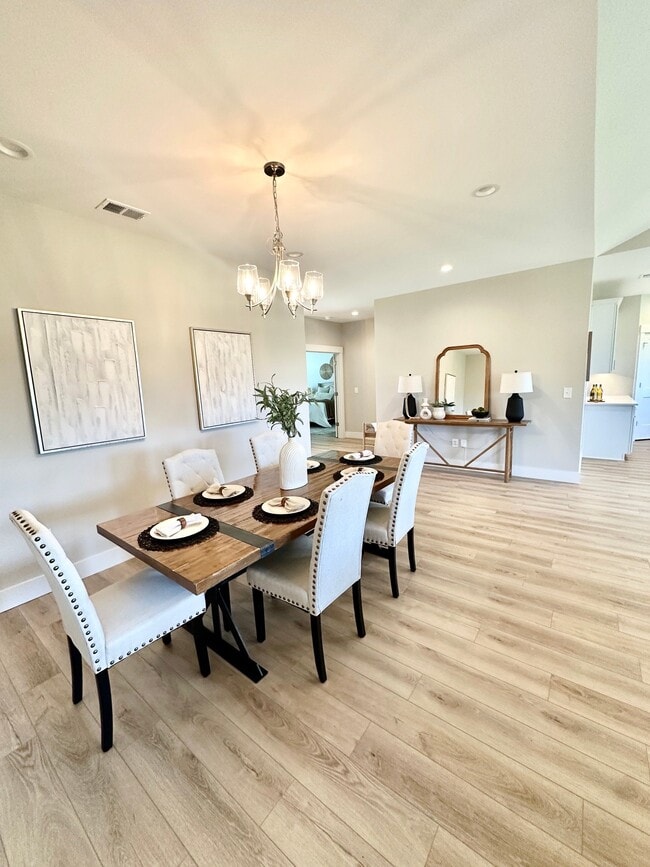 Foto del edificio - 514 Hillview Knl Ln
