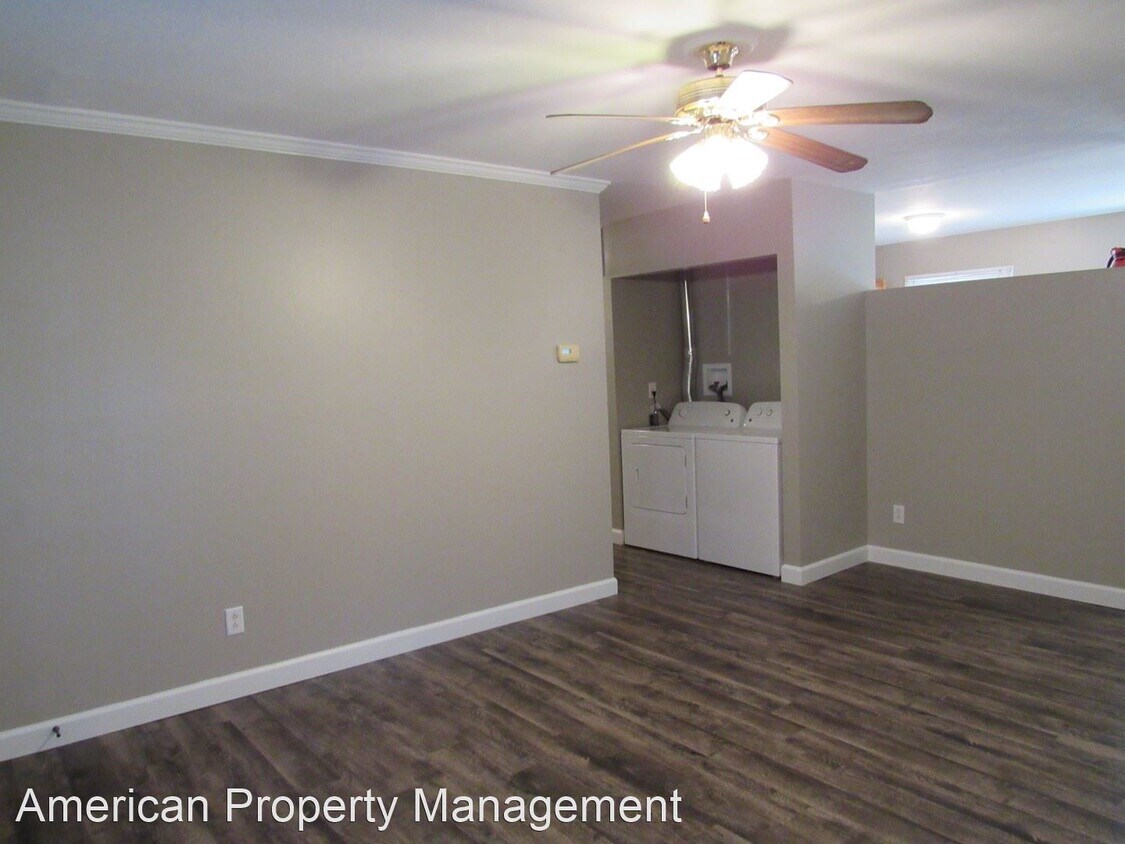 Foto principal - 4 br, 1 bath House - 2417 Hobbs Dr.
