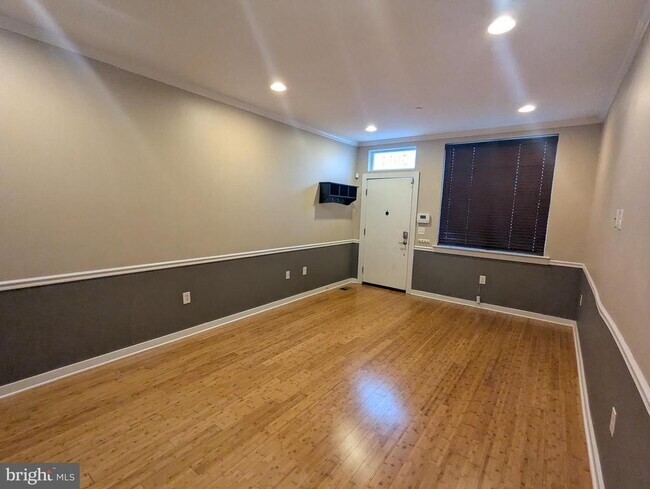 Foto del edificio - 3014 W Stiles St