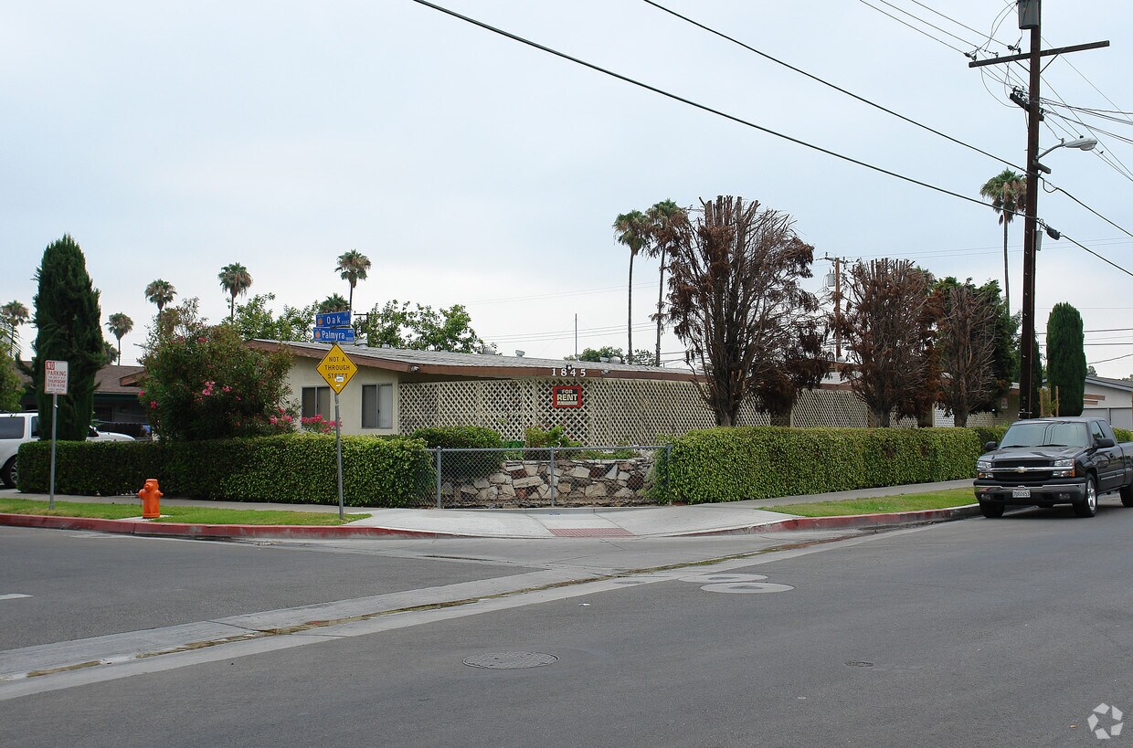 13391345 E Palmyra Ave, Orange, CA 92866 Apartments in Orange, CA